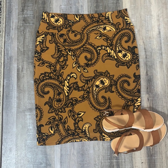 LULAROE - Cassie Skirt